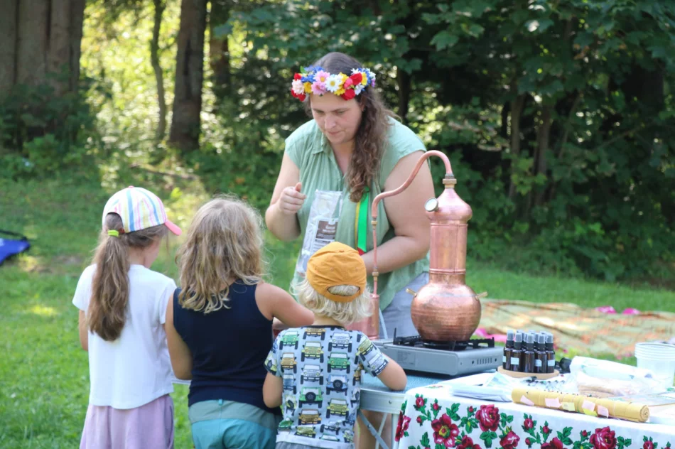 Piknik w parku narodowym przyciągnął tłumy - zdjęcie 7