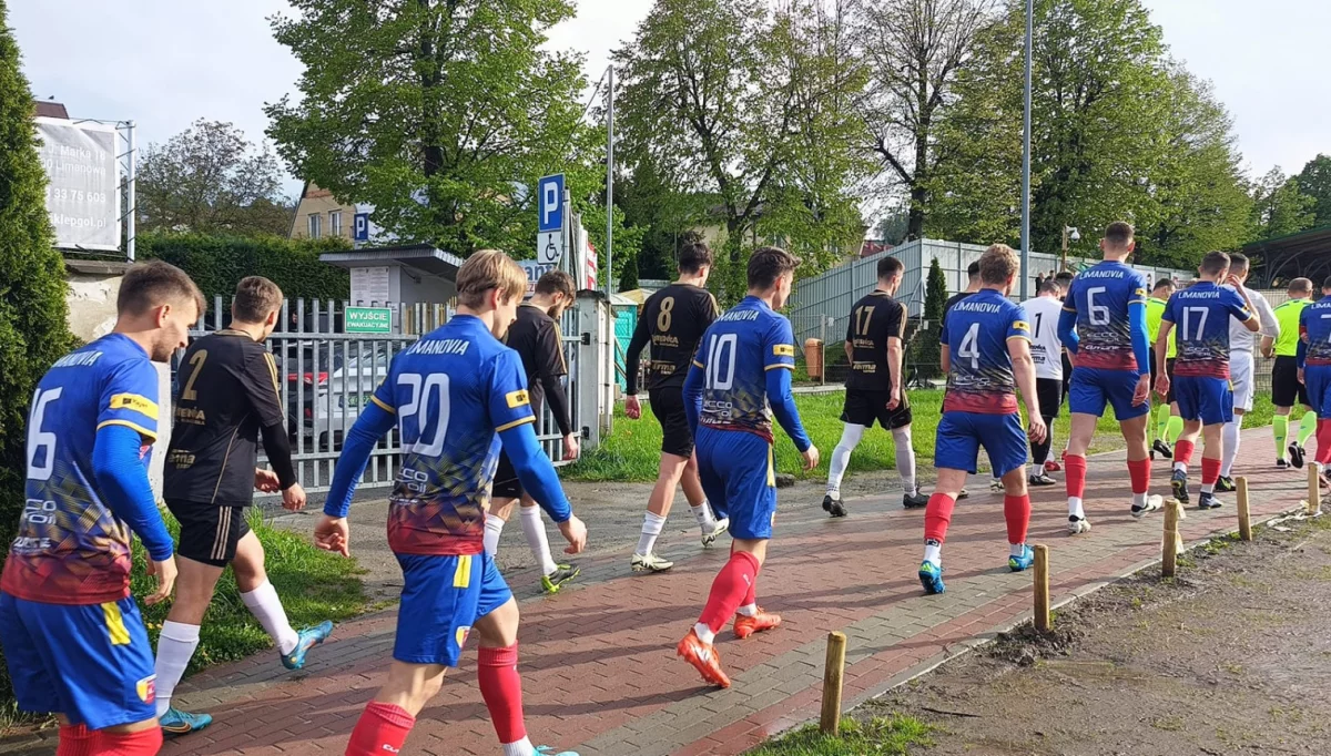 IV liga po sześciu kolejkach. Limanovia i Sokół odbijają się od dna