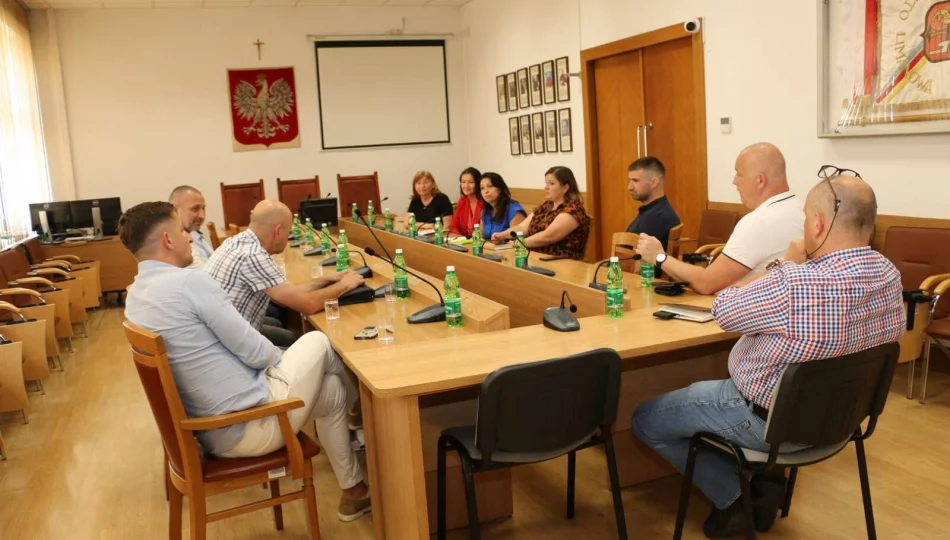 Władze miasta na spotkaniu z przedstawicielami klubów sportowych - zdjęcie 1