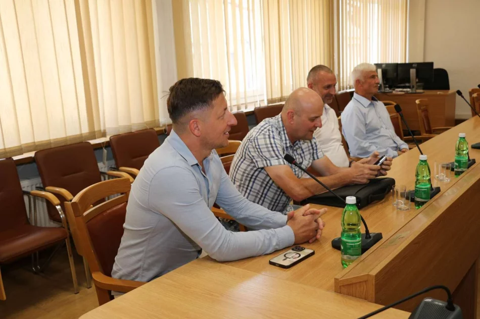 Władze miasta na spotkaniu z przedstawicielami klubów sportowych - zdjęcie 5