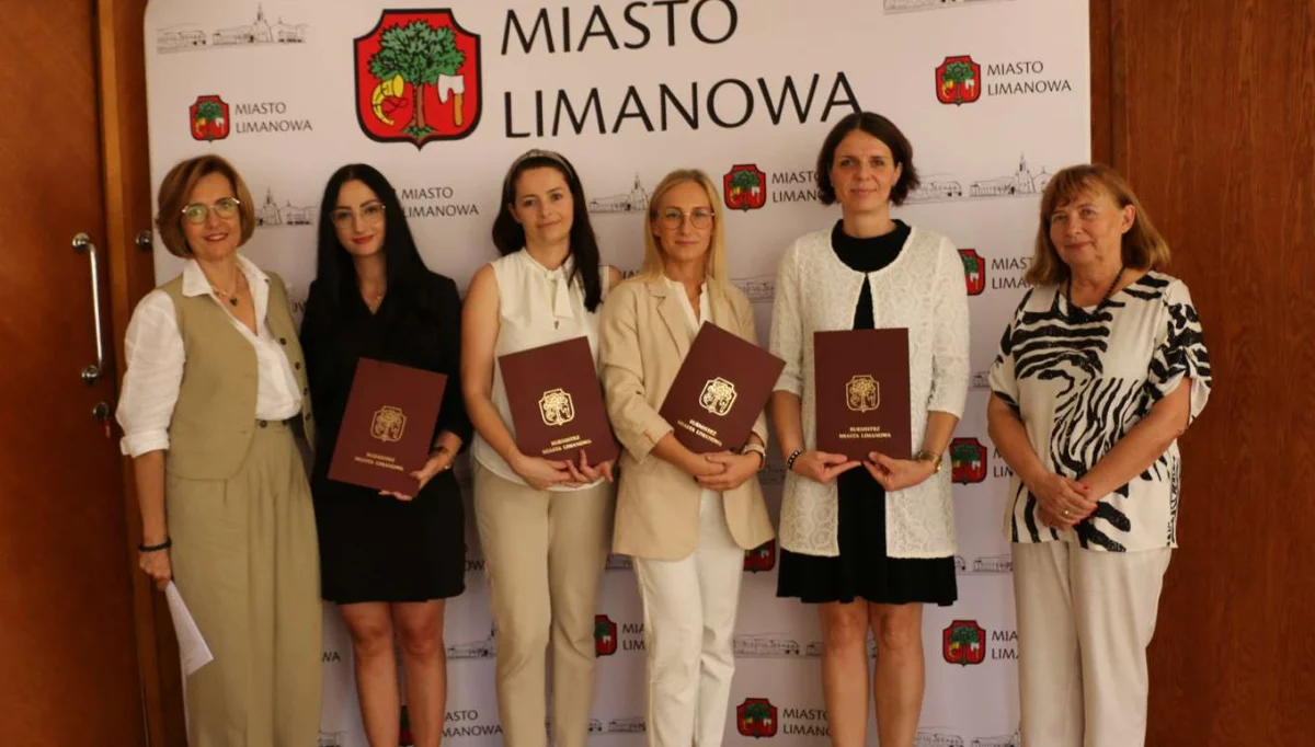 Uroczyste wręczenie nauczycielom aktów nadania stopnia awansu zawodowego nauczyciela mianowanego