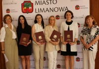 Uroczyste wręczenie nauczycielom aktów nadania stopnia awansu zawodowego nauczyciela mianowanego - zdjęcie główne