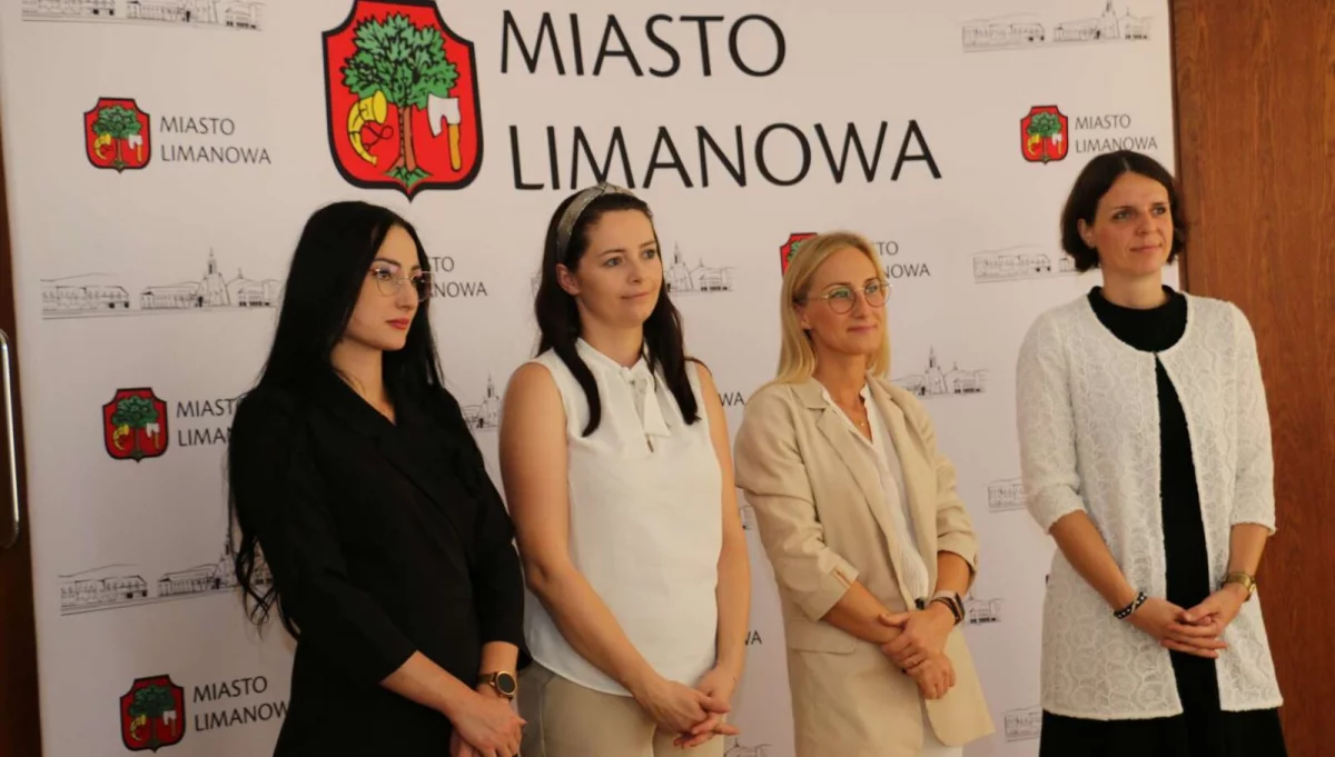 Awanse nauczycieli/fot.: UM Limanowa