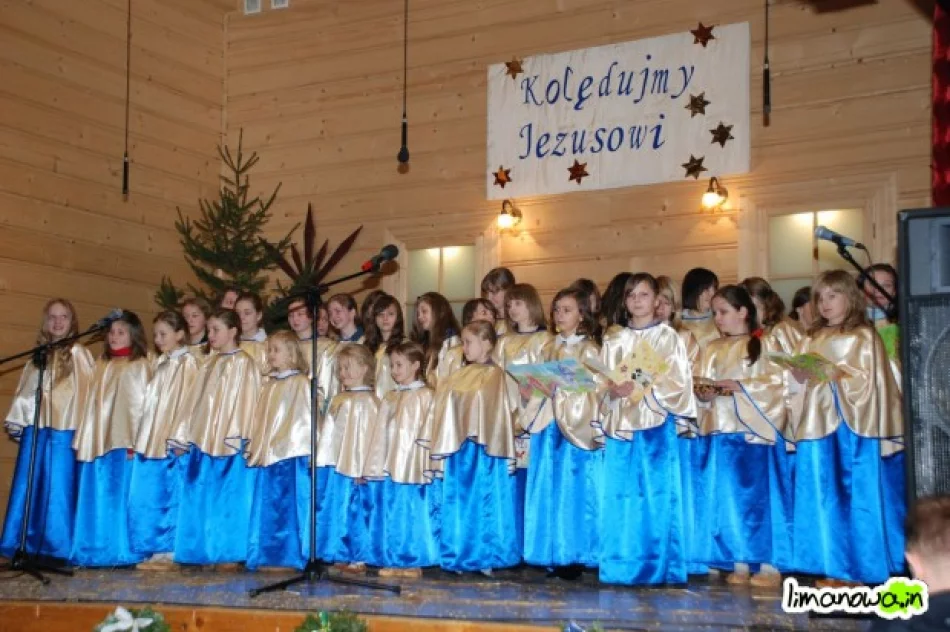 Mali kolędnicy zadbali o tradycję - zdjęcie 4