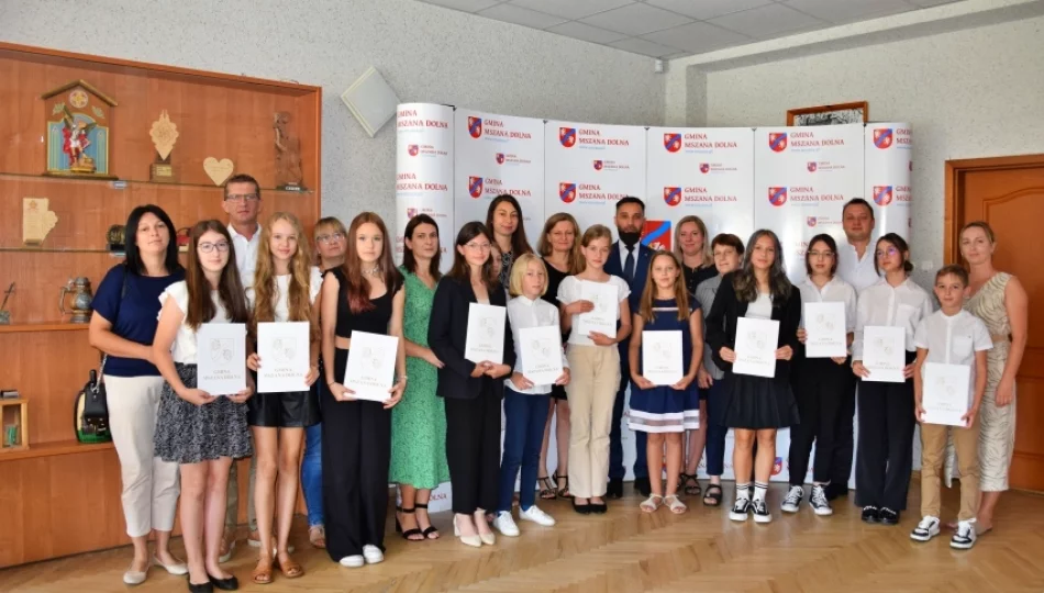 74 stypendystów nagrodzonych w ostatnim dniu wakacji - zdjęcie 1