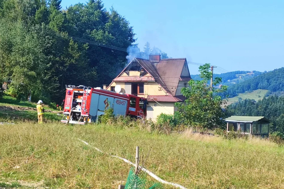 Pożar poddasza i szybka akcja strażaków. Udało się uniknąć większych strat - zdjęcie 2