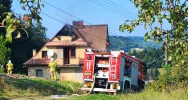 Pożar poddasza i szybka akcja strażaków. Udało się uniknąć większych strat - zdjęcie 3