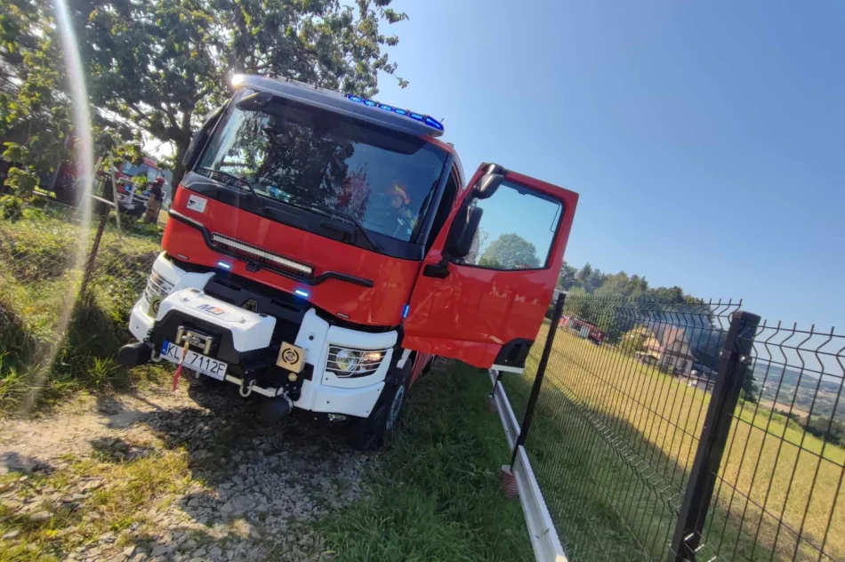 Pożar poddasza i szybka akcja strażaków. Udało się uniknąć większych strat - zdjęcie 9
