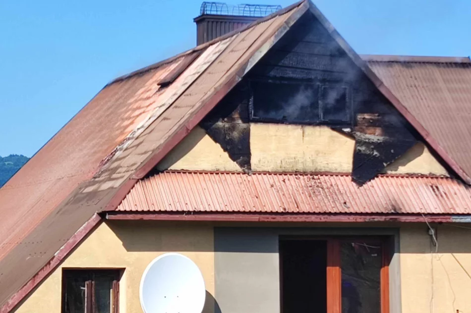 Pożar poddasza i szybka akcja strażaków. Udało się uniknąć większych strat - zdjęcie 18