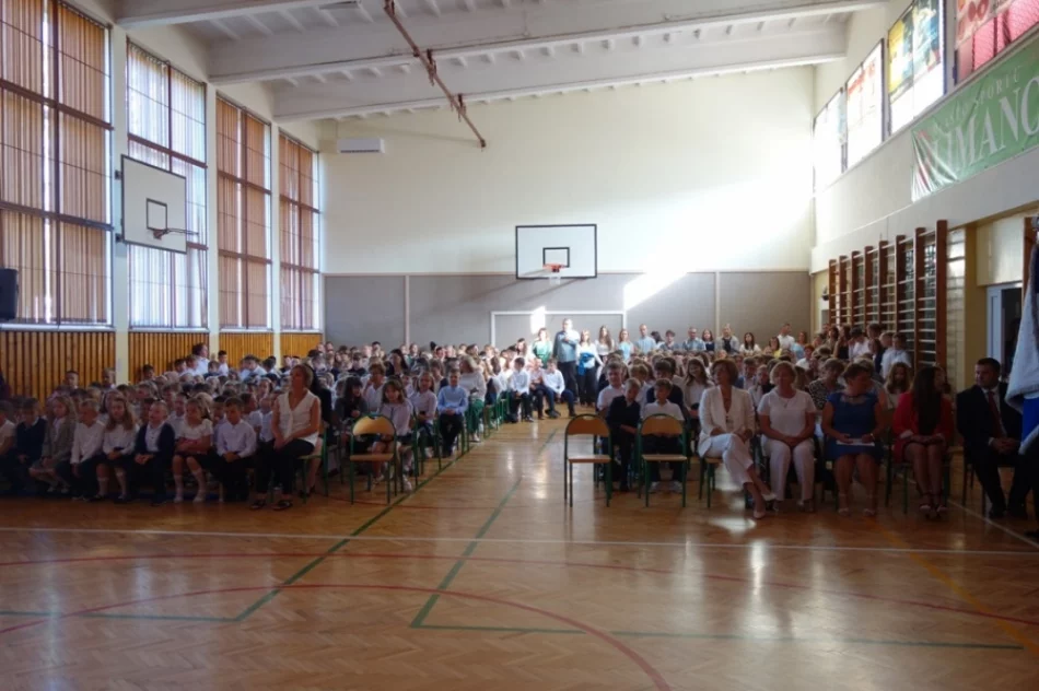 Początek roku szkolnego 2024/2025 w miejskich szkołach - zdjęcie 9
