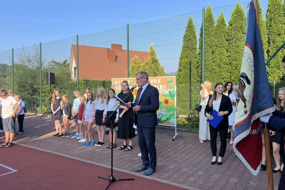 Początek roku szkolnego 2024/2025 w miejskich szkołach - zdjęcie 15
