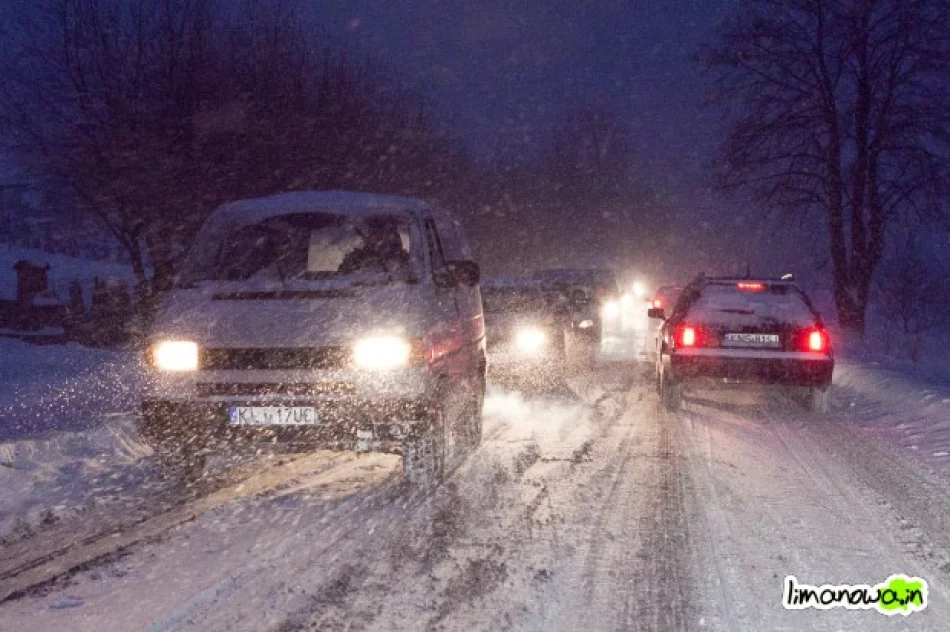 Bardzo trudna sytuacja na drogach - zdjęcie 2