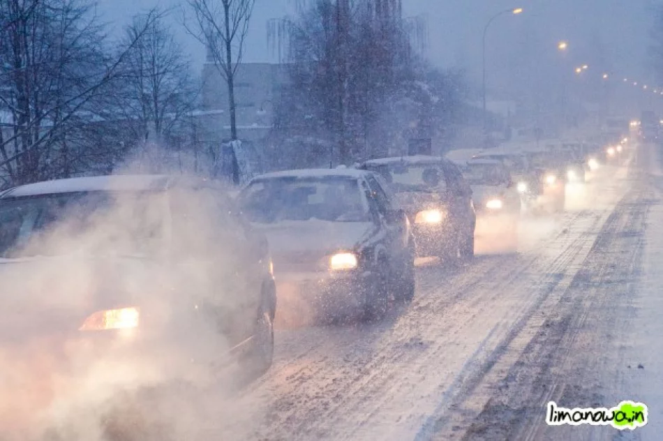 Bardzo trudna sytuacja na drogach - zdjęcie 3