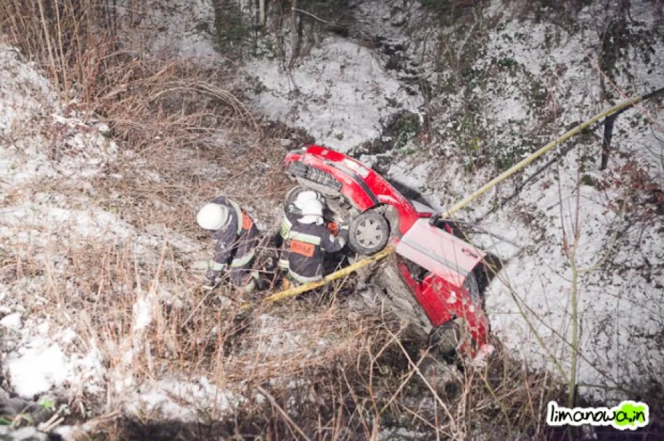 Samochód wpadł do potoku - gmina będzie pytać policję - zdjęcie 3