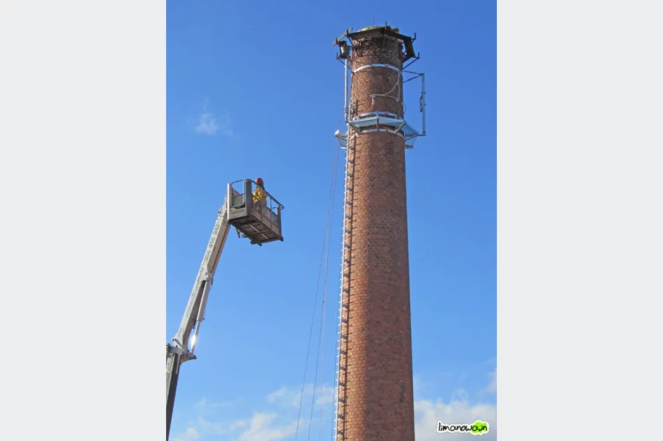 Przechylający się komin został skrócony - zdjęcie 2