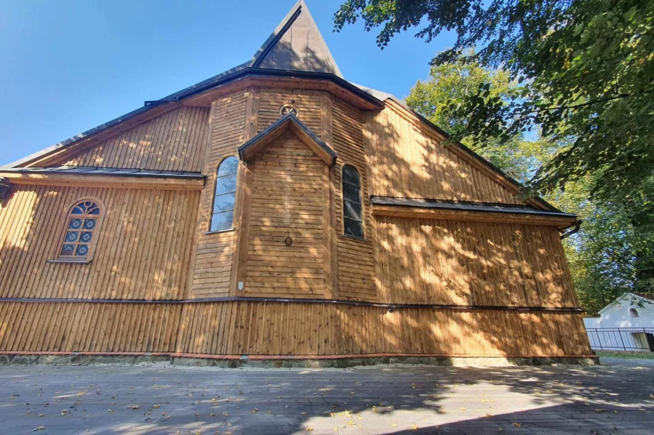 Prace konserwatorskie przy zabytkowym kościele  - zdjęcie 9