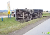 Przewróciły się ciężarówki - zdjęcie główne