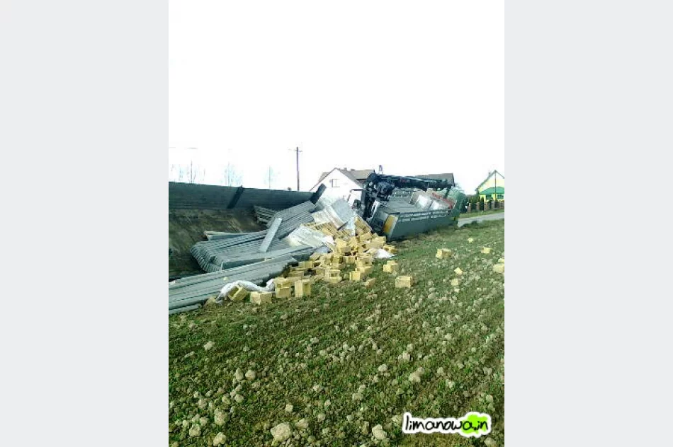 Przewróciły się ciężarówki - zdjęcie 2