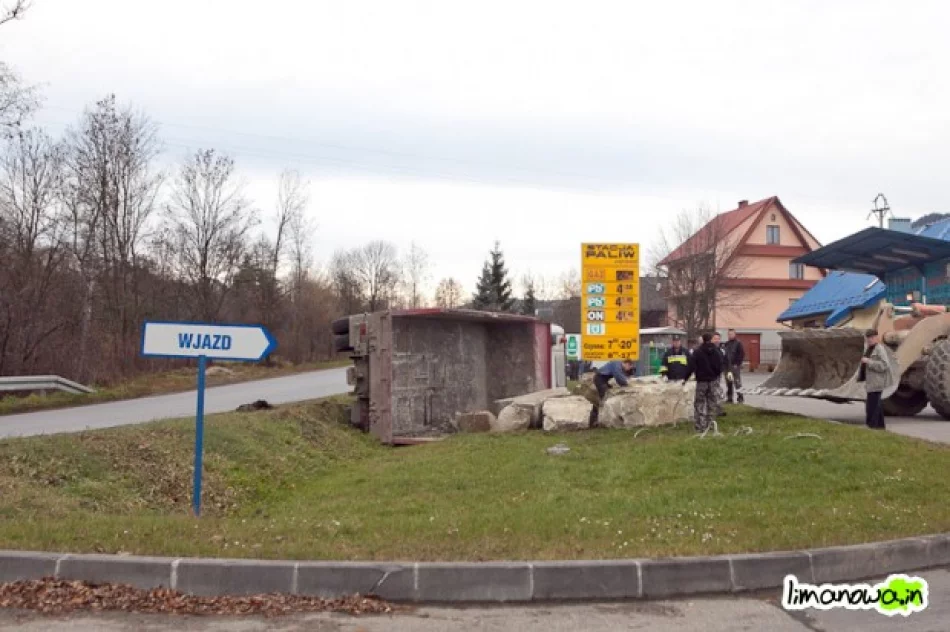 Przewróciły się ciężarówki - zdjęcie 4