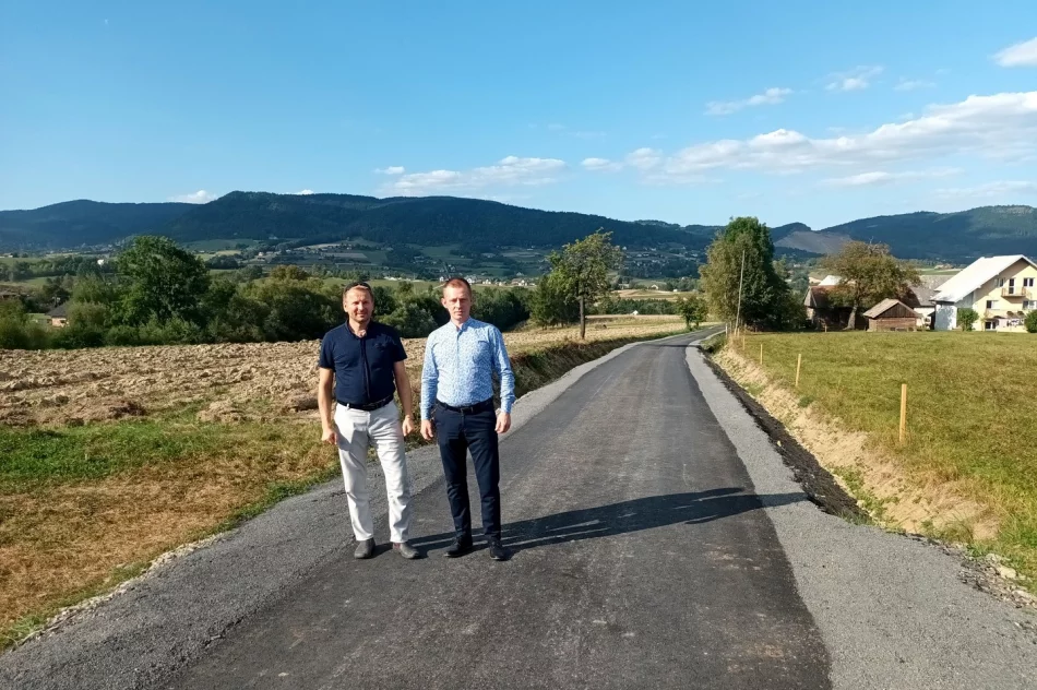 Odbiór wyremontowanych dróg w Męcinie i Siekierczynie - zdjęcie 4