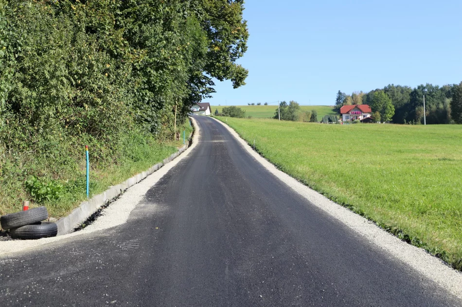 Odbiór wyremontowanych dróg w Męcinie i Siekierczynie - zdjęcie 19