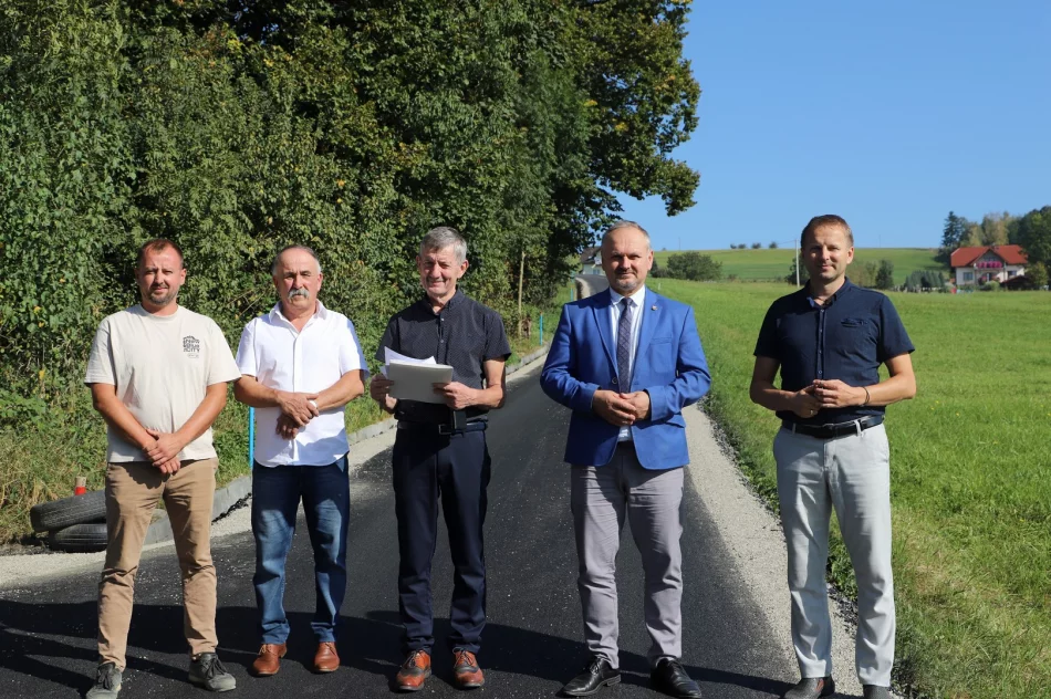 Odbiór wyremontowanych dróg w Męcinie i Siekierczynie - zdjęcie 20