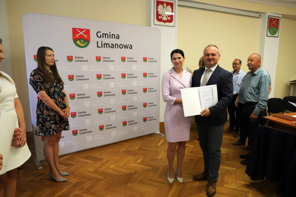  Wręczenie awansów nauczycielom oraz powierzenie stanowisk dyrektorom - zdjęcie 18