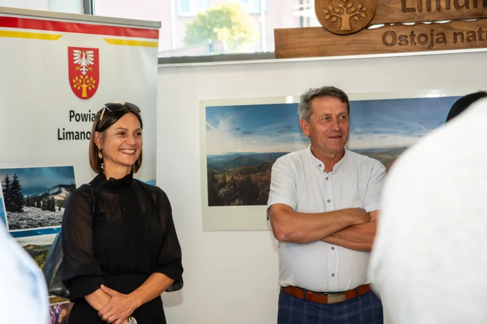 Wernisaż prac Krzysztofa Kuczaja pt. „W promieniach Słońca" - zdjęcie 15