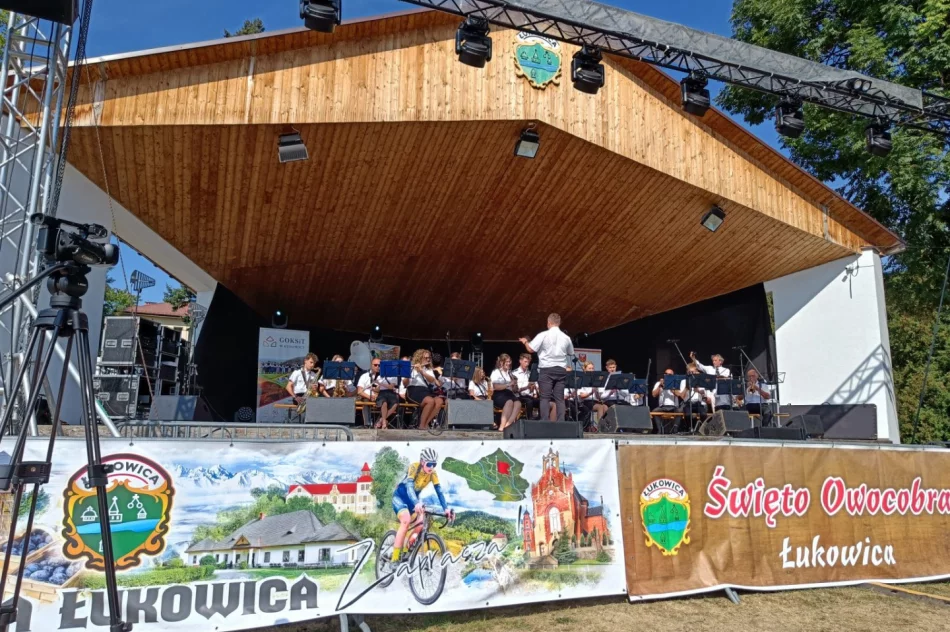 Powiatowe święto owocobrania (ZDJĘCIA) - zdjęcie 10