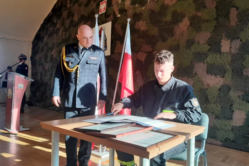 Nowi strażacy złożyli ślubowanie - zdjęcie 8