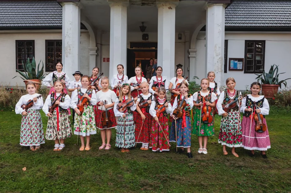 „Co grali nasi dziadkowie” – koncert muzyki lachowskiej w Muzeum Regionalnym Ziemi Limanowskiej - zdjęcie 5