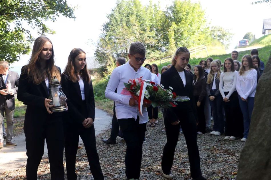  W Mordarce na Cieniawie uczczono pamięć poległych mieszkańców Limanowej - zdjęcie 13