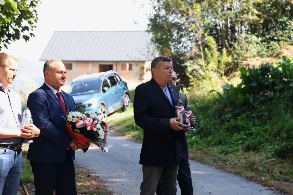  W Mordarce na Cieniawie uczczono pamięć poległych mieszkańców Limanowej - zdjęcie 17