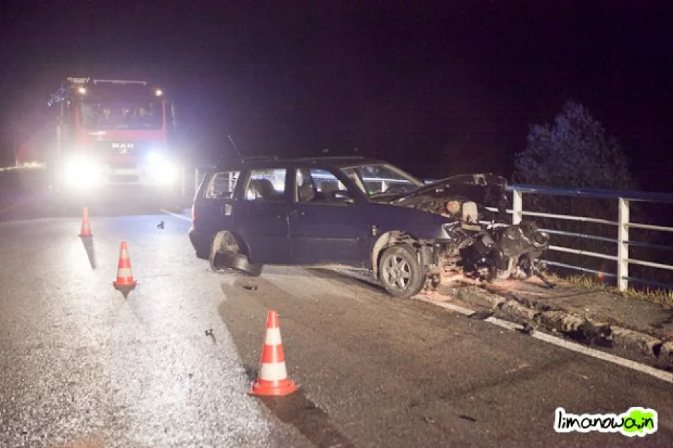 Uderzył w barierę mostu – duże szczęście podróżujących - zdjęcie 3