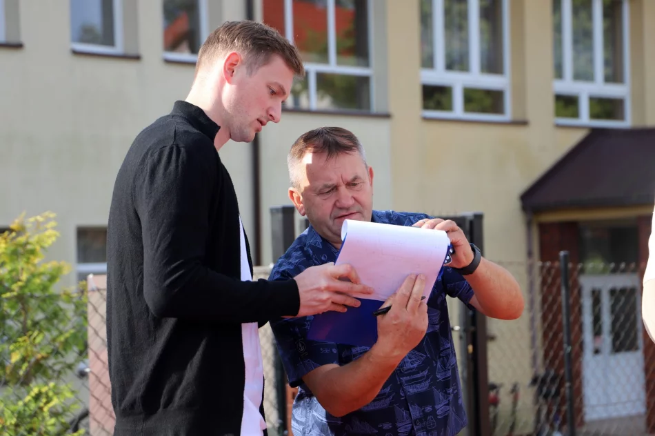 Odebrano nowy obiekt rekreacyjno-sportowy przy Szkole Podstawowej w Pasierbcu - zdjęcie 15