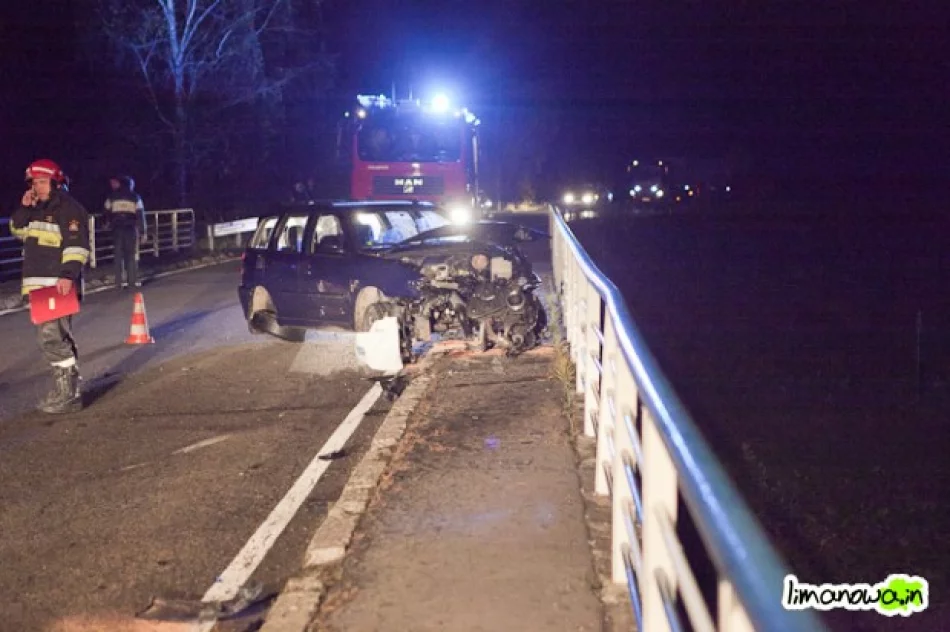 Uderzył w barierę mostu – duże szczęście podróżujących - zdjęcie 4