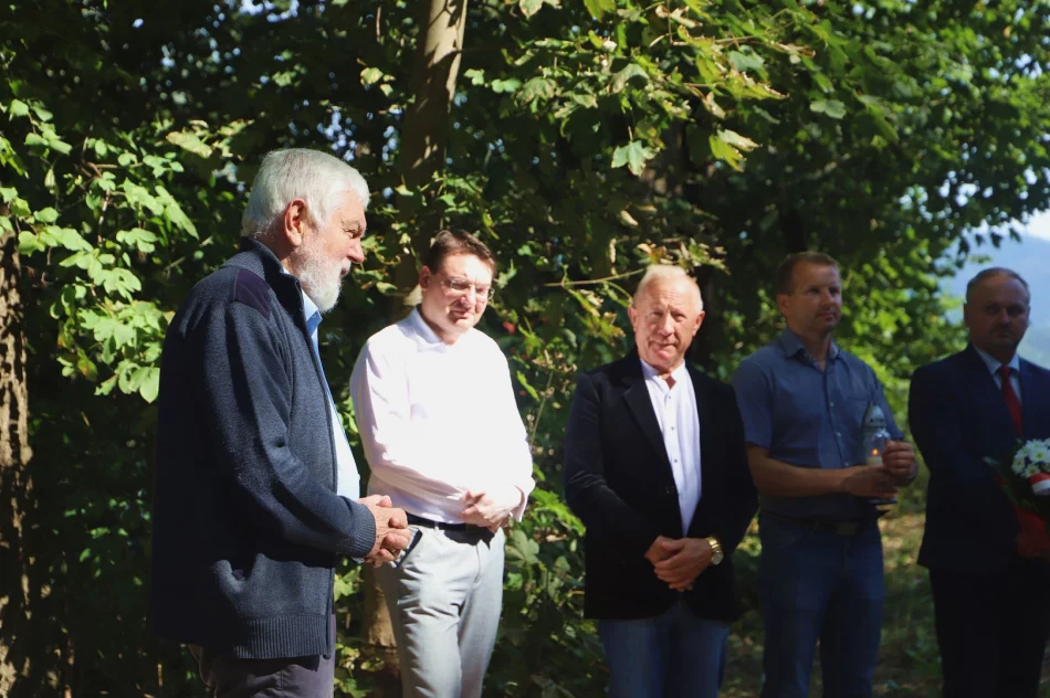 Złożenie kwiatów i zniczy w 85 rocznicę pierwszej egzekucji mieszkańców Limanowej - zdjęcie 18