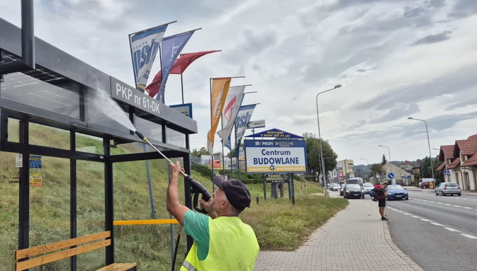Zakończyła się akcja czyszczenia przystanków na terenie miasta - zdjęcie 1