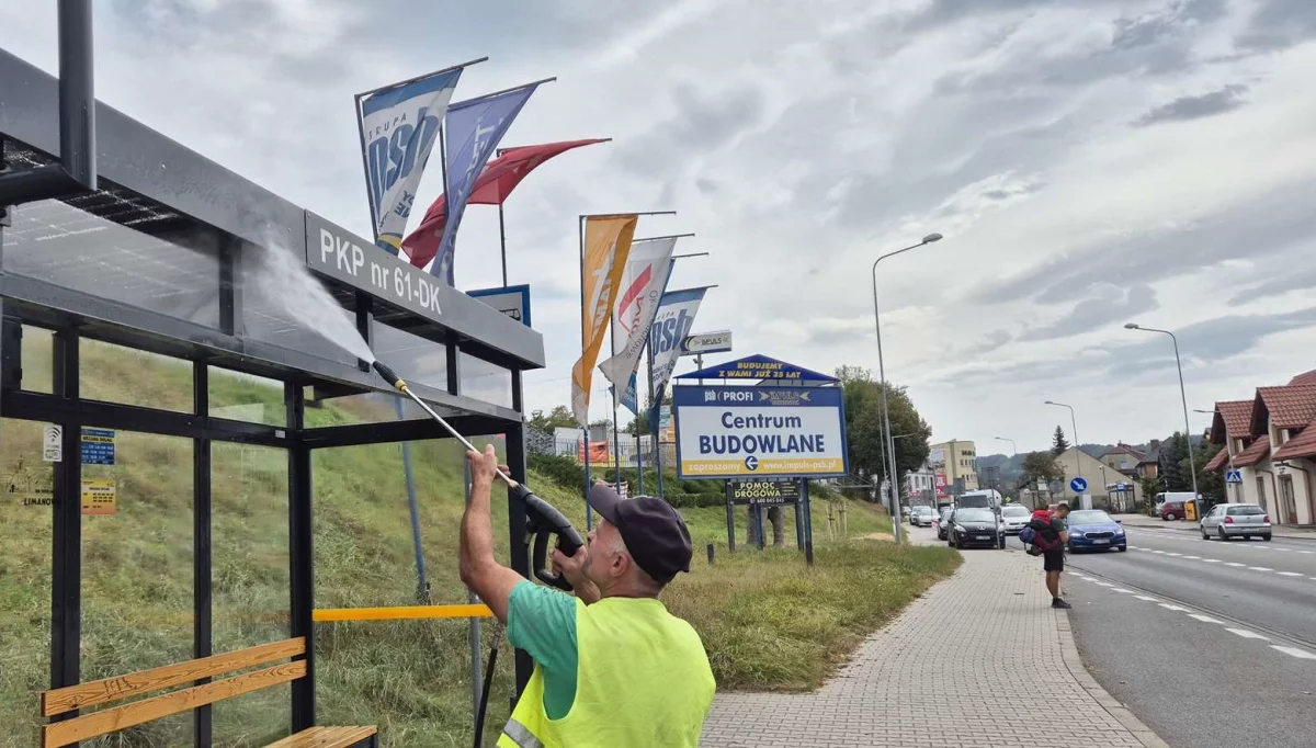 Zakończyła się akcja czyszczenia przystanków na terenie miasta