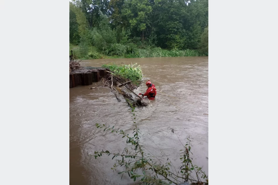 Premier: sytuacja dramatyczna w wielu miejscach; pierwsza ofiara śmiertelna powodzi - zdjęcie 9