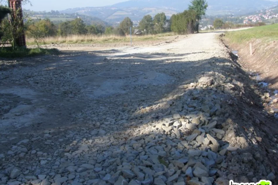Ciężkie warunki na miejskiej drodze - zdjęcie 2