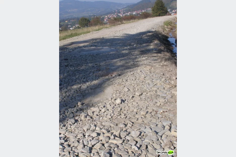 Ciężkie warunki na miejskiej drodze - zdjęcie 3