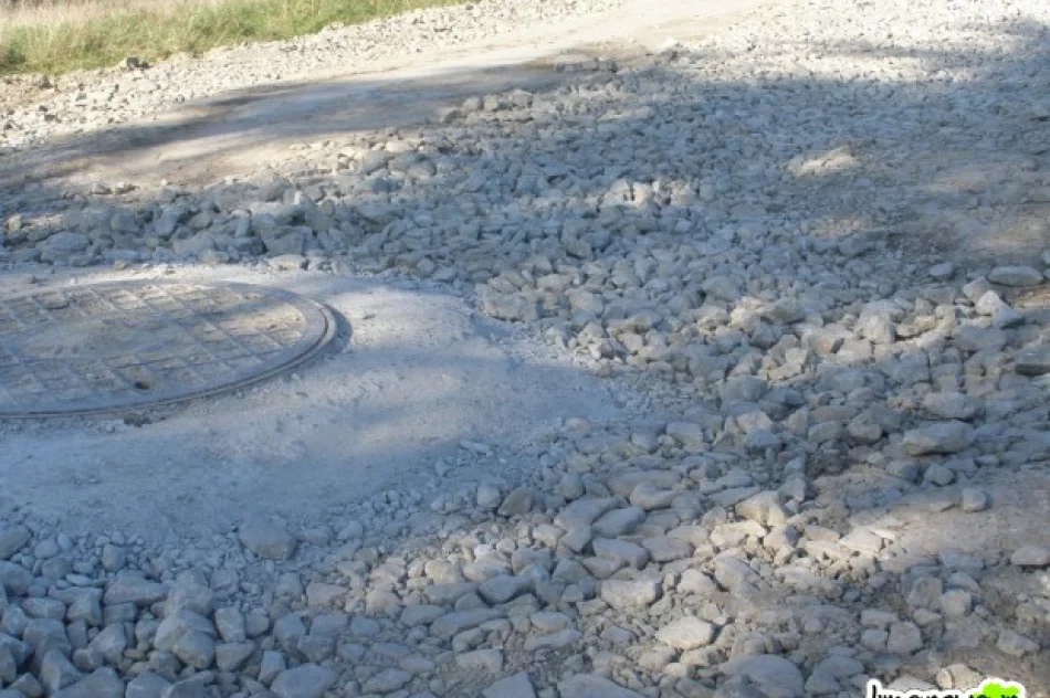 Ciężkie warunki na miejskiej drodze - zdjęcie 4