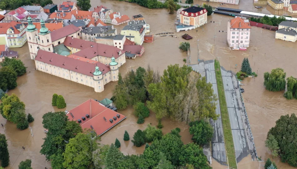 Rząd zamierza wprowadzić stan klęski żywiołowej; zalane miasta zamykają przedszkola, szkoły, sądy - zdjęcie 1