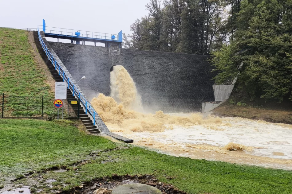 Dolnośląskie/ Straż pożarna: teraz już tylko ewakuujemy ludzi; inne działania na drugim planie - zdjęcie 18