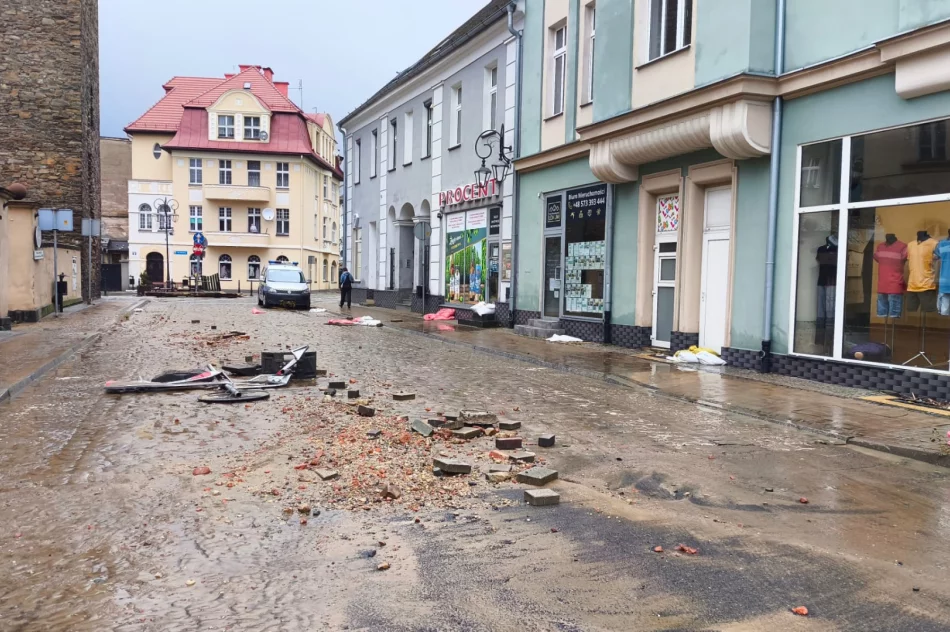 Dolnośląskie/ Straż pożarna: teraz już tylko ewakuujemy ludzi; inne działania na drugim planie - zdjęcie 4