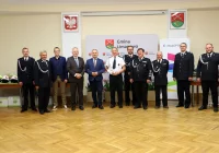 Uroczyste przekazanie umundurowania bojowego dla Ochotniczych Straży Pożarnych - zdjęcie główne