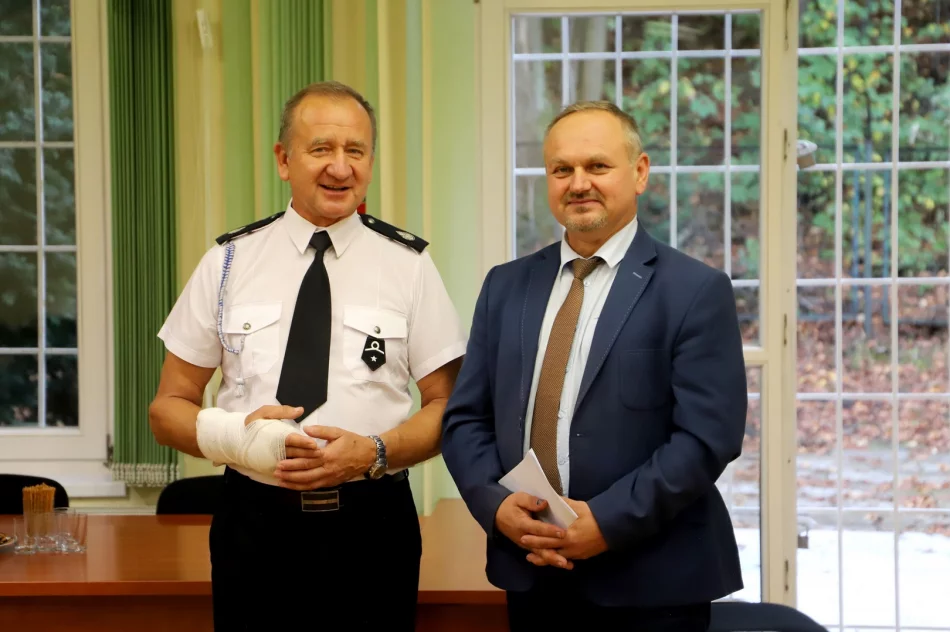 Uroczyste przekazanie umundurowania bojowego dla Ochotniczych Straży Pożarnych - zdjęcie 7
