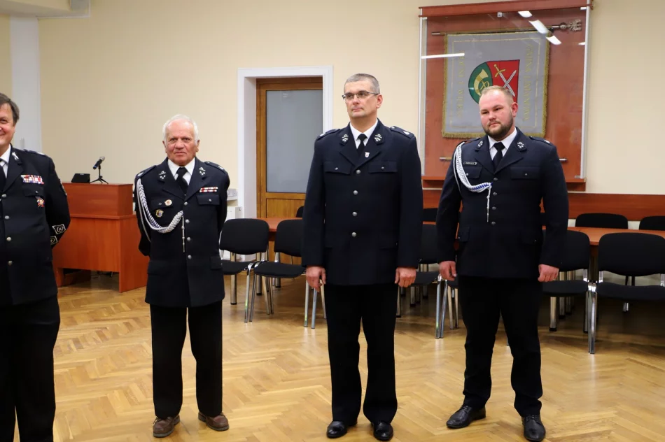 Uroczyste przekazanie umundurowania bojowego dla Ochotniczych Straży Pożarnych - zdjęcie 14