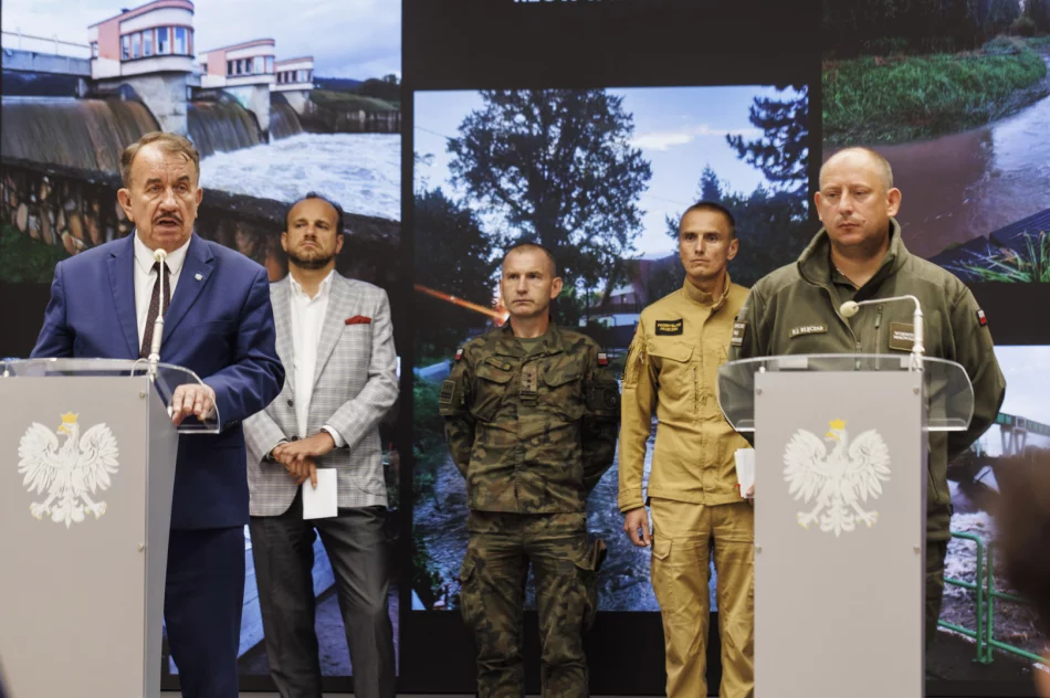 ​Podsumowanie sytuacji w Małopolsce – mobilizacja służb i apel o ostrożność wobec oszustw - zdjęcie 3